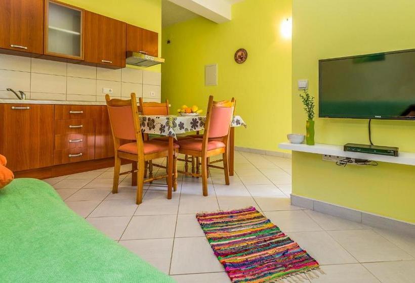 Apartments Krstičević