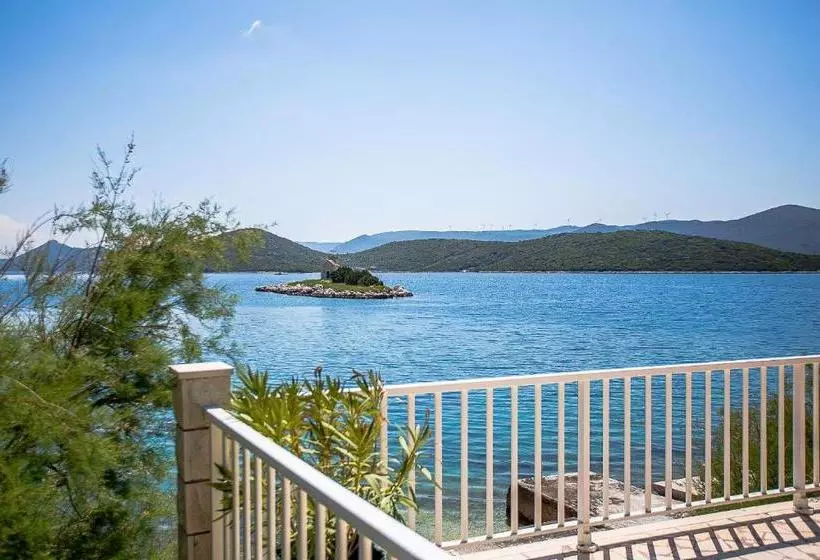 Apartments Krstičević