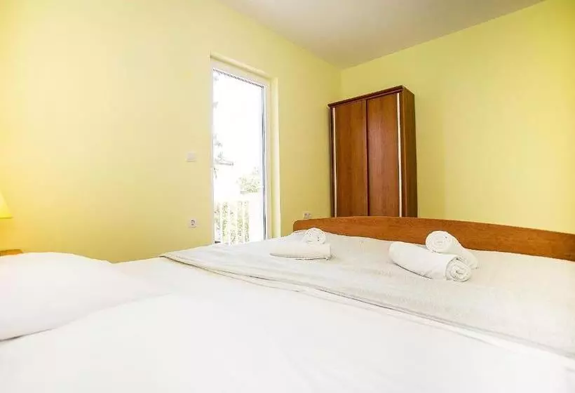 Apartments Krstičević