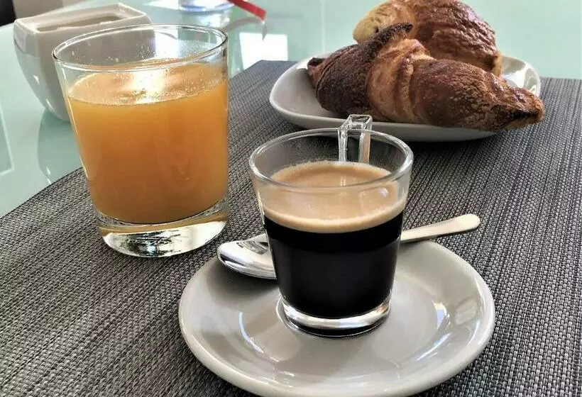 Cosy T2 Port De Toulon Stade Mayol Clim, Wifi Gratuit