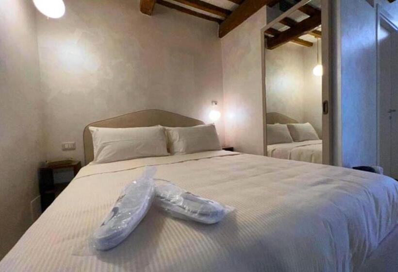 住宿加早餐  Dimora Storica Lo Svevo