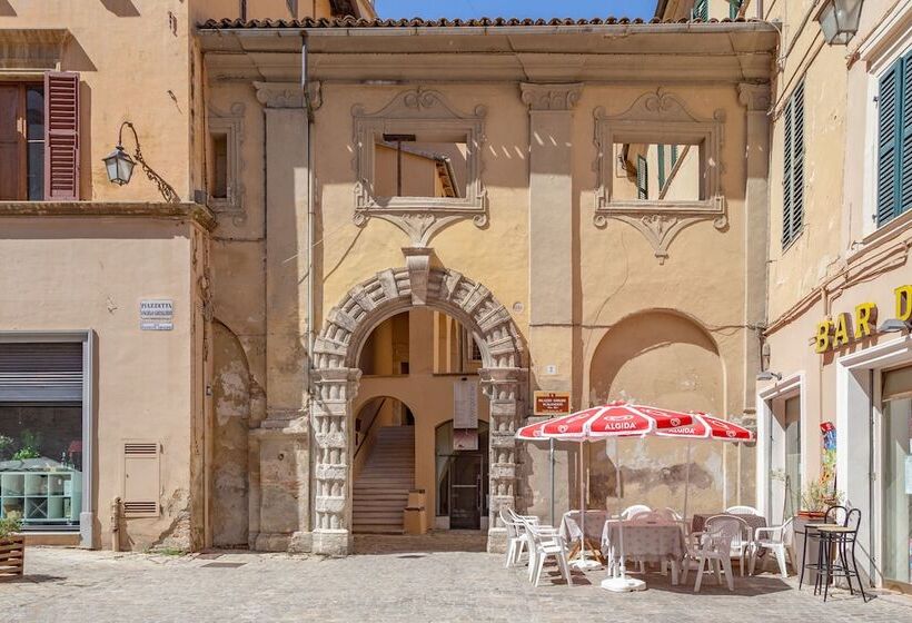 住宿加早餐  Dimora Storica Lo Svevo