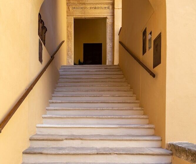 住宿加早餐  Dimora Storica Lo Svevo