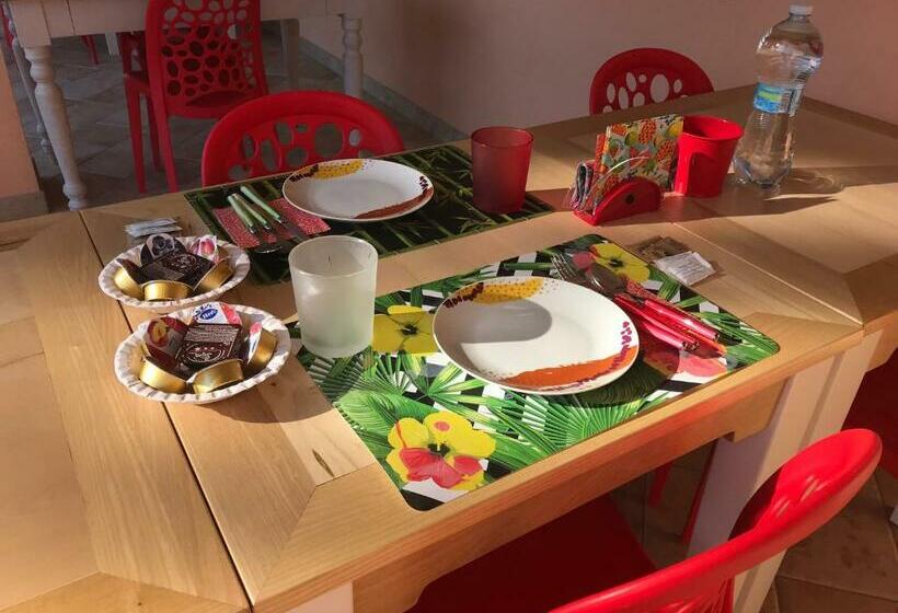 تختخواب و صبحانه Ohana Bed&breakfast