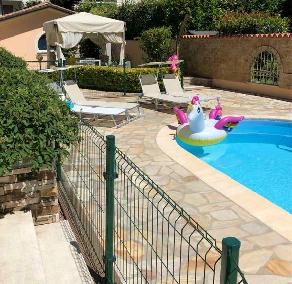 تختخواب و صبحانه Ohana Bed&breakfast