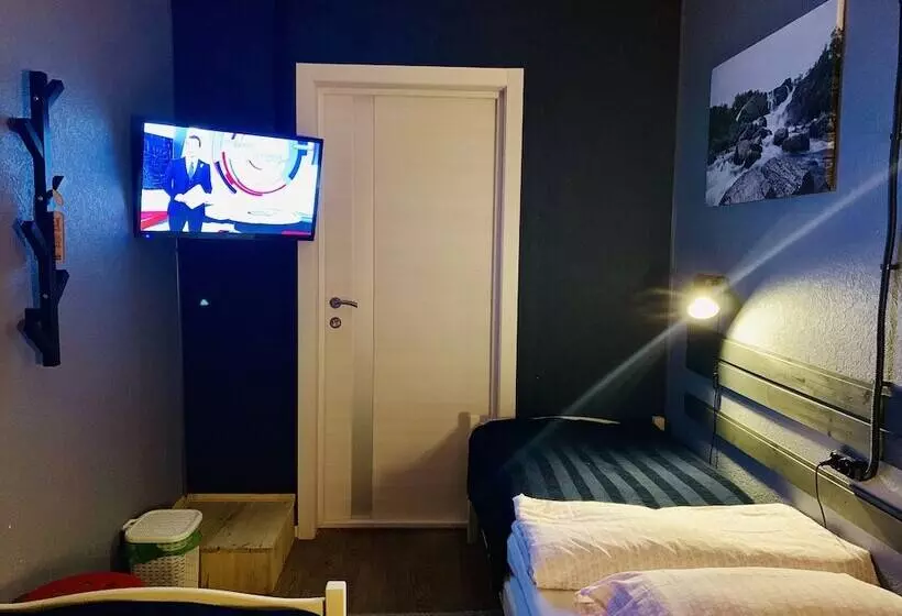 Good Night Rooms & Hostel