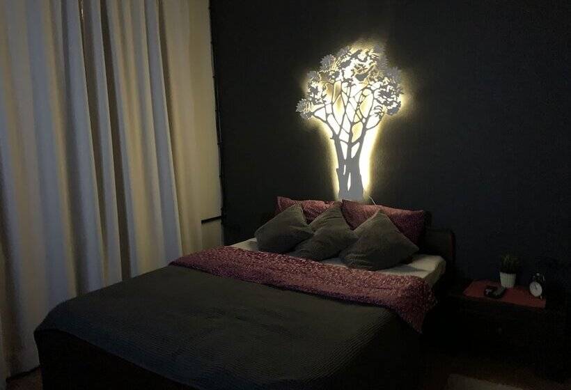 Good Night Rooms & Hostel