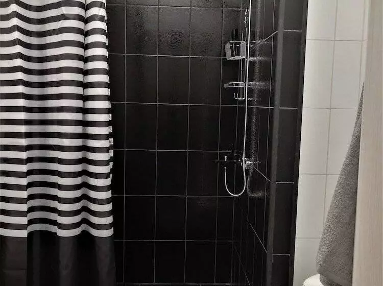 Good Night Rooms & Hostel