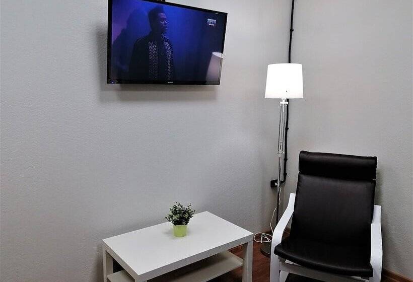 Good Night Rooms & Hostel