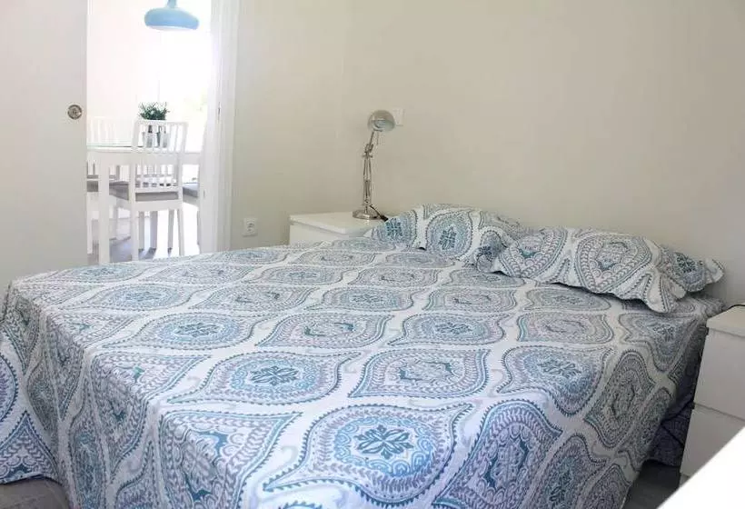 Charming House With Shared Pool In Requiao + Enclosed Garden