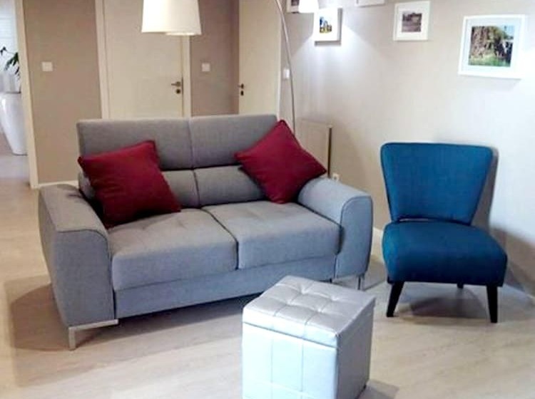 Charming House With Shared Pool In Requiao + Enclosed Garden