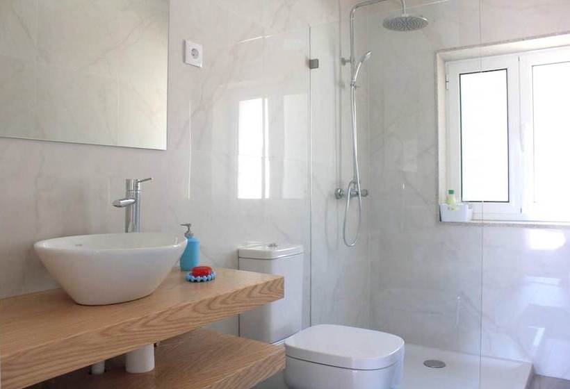 Charming House With Shared Pool In Requiao + Enclosed Garden