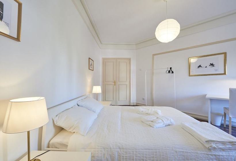 Pensiune Campo Pequeno Prestige