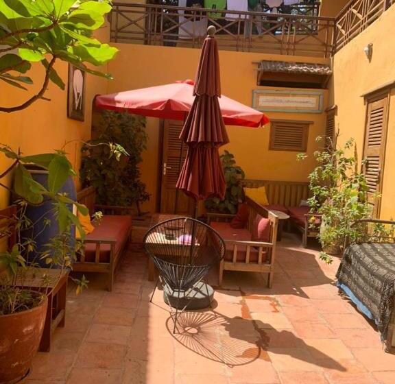 پانسیون Maison Augustin Ly