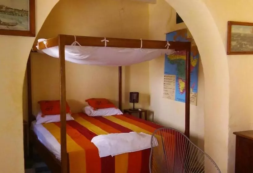 پانسیون Maison Augustin Ly