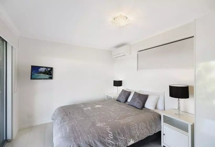 Peregians Viewing Deck, 324 David Low Way, Peregian Beach, Noosa Area