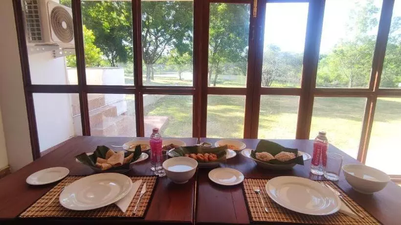 Hotelli Grand Villa Kalametiya