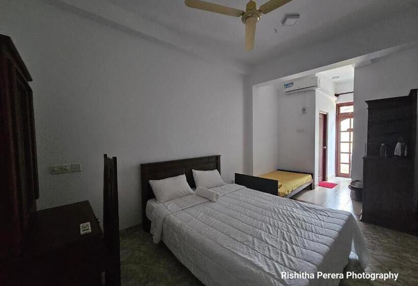 בית מלון כפרי Grand Villa Kalametiya