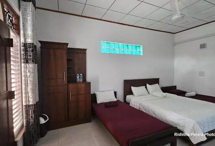 Hotelli Grand Villa Kalametiya