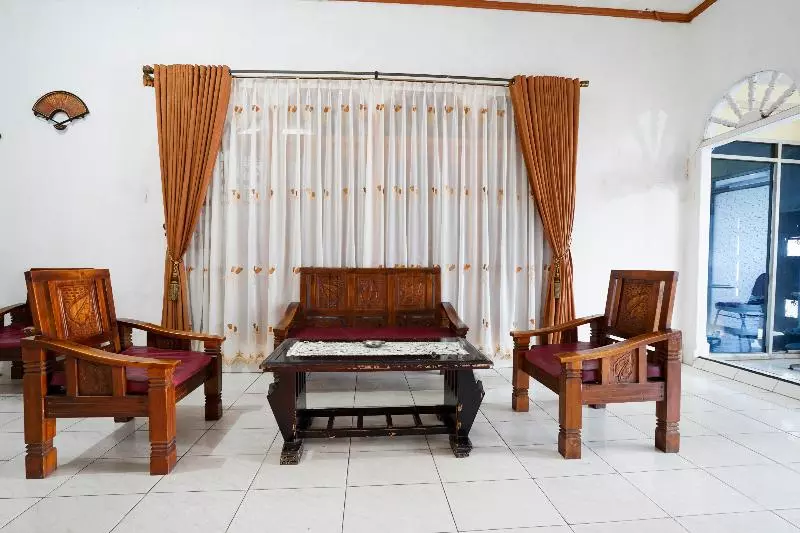 Hotelli Idayu Natuna Palembang