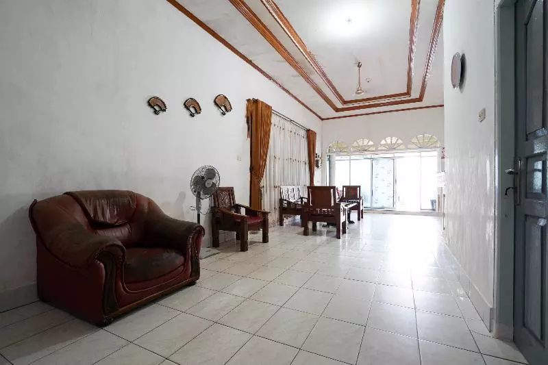 Hotelli Idayu Natuna Palembang