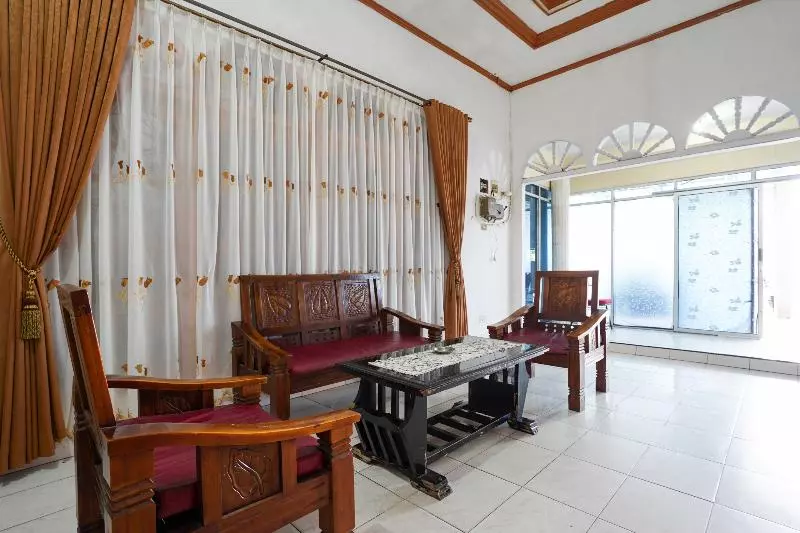 Hotelli Idayu Natuna Palembang