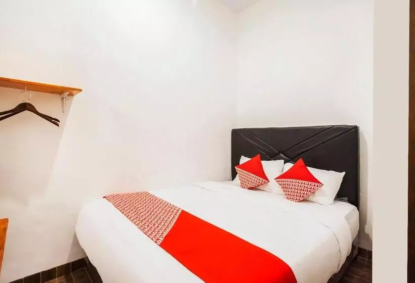 ホテル Oyo 2720 Sutomo Inn