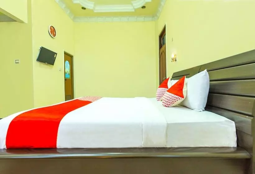 هتل Oyo 2848 Senaz Guesthouse