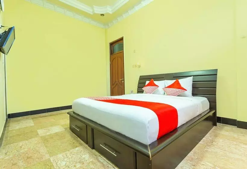 هتل Oyo 2848 Senaz Guesthouse