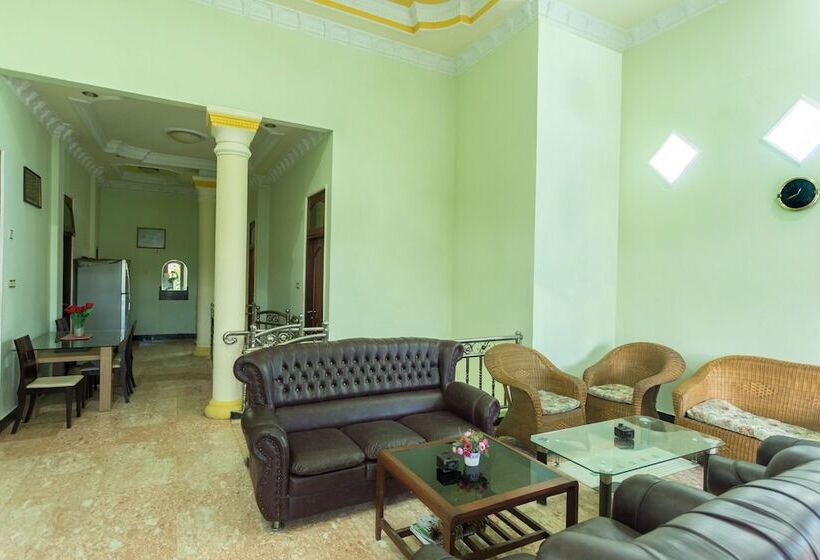 בית מלון כפרי Oyo 2848 Senaz Guesthouse