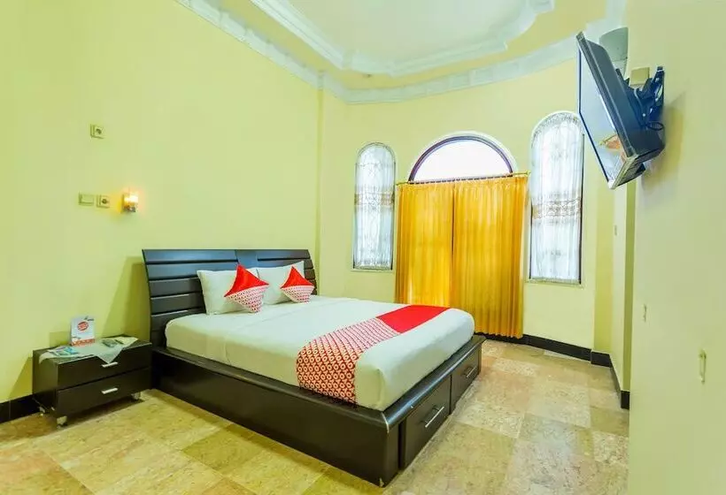 هتل Oyo 2848 Senaz Guesthouse