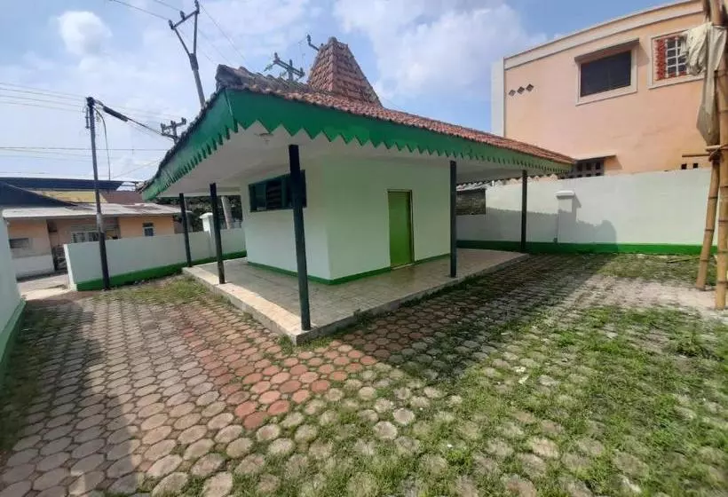 ホテル Oyo 2858 Vafa Guesthouse