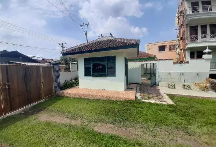 ホテル Oyo 2858 Vafa Guesthouse