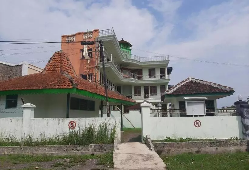 ホテル Oyo 2858 Vafa Guesthouse