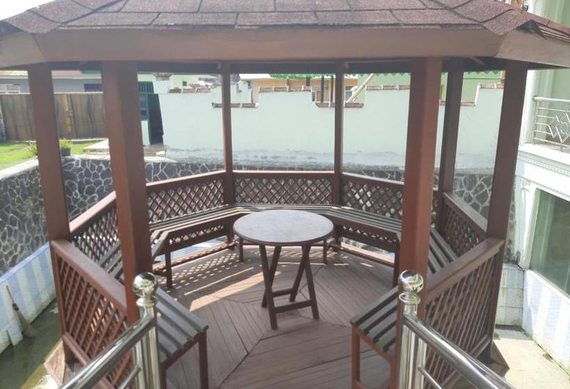 בית מלון כפרי Oyo 2858 Vafa Guesthouse