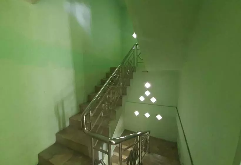 ホテル Oyo 2858 Vafa Guesthouse