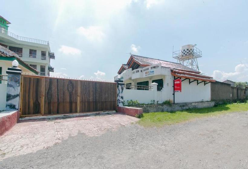 בית מלון כפרי Oyo 2858 Vafa Guesthouse