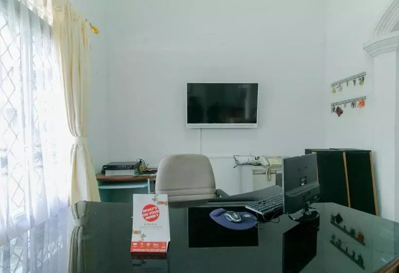 ホテル Oyo 2858 Vafa Guesthouse