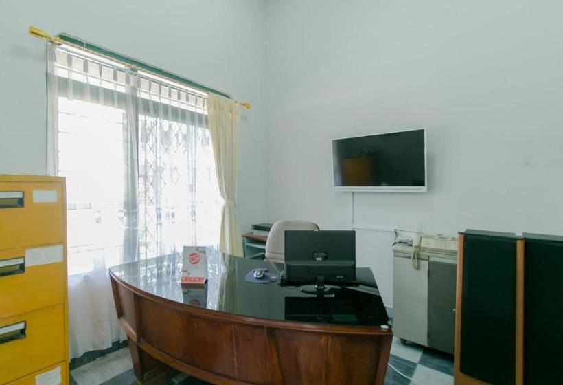 בית מלון כפרי Oyo 2858 Vafa Guesthouse