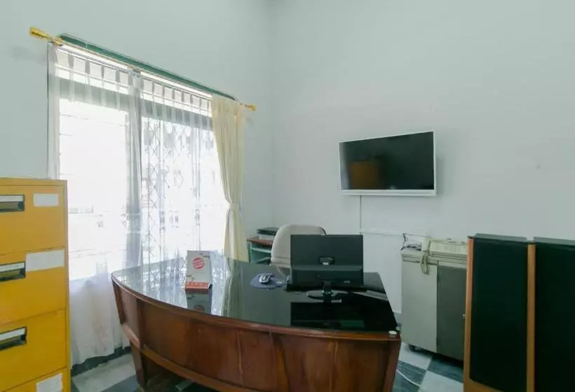 ホテル Oyo 2858 Vafa Guesthouse