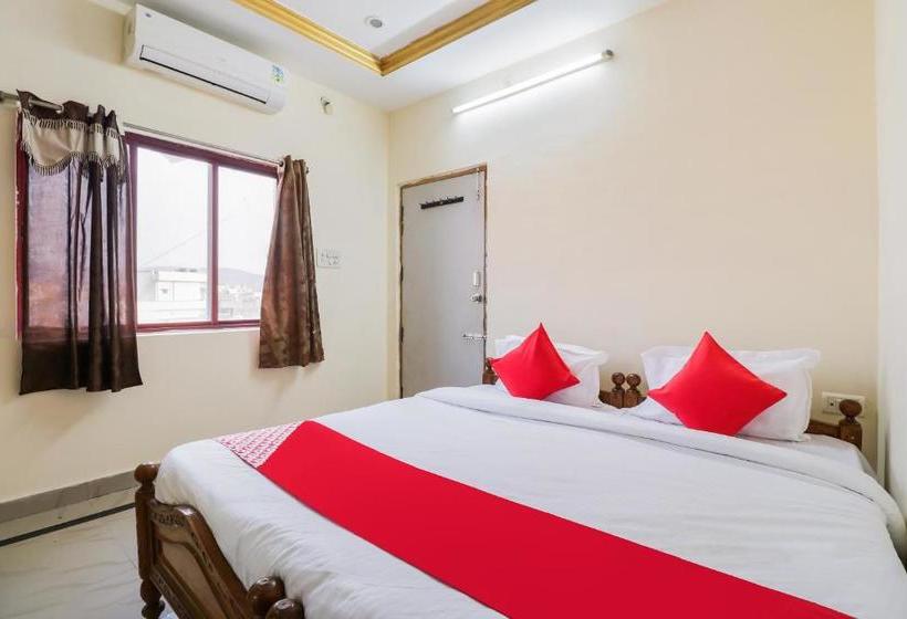 هتل Oyo 65430 Ysr Residency