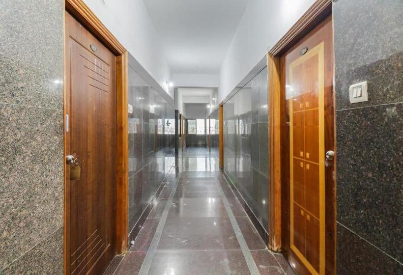 هتل Oyo 65430 Ysr Residency