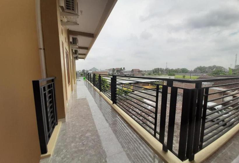 בית מלון כפרי Spot On 2790 Bintang Selatan Syariah