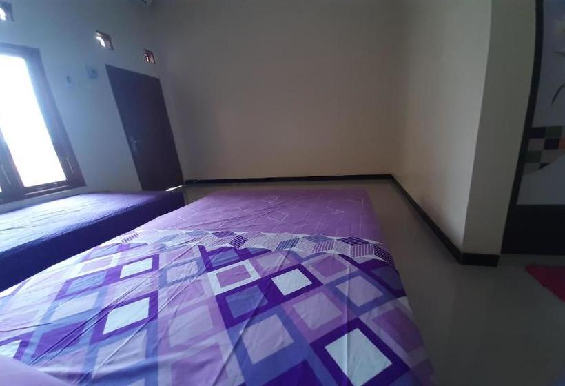 בית מלון כפרי Spot On 2790 Bintang Selatan Syariah