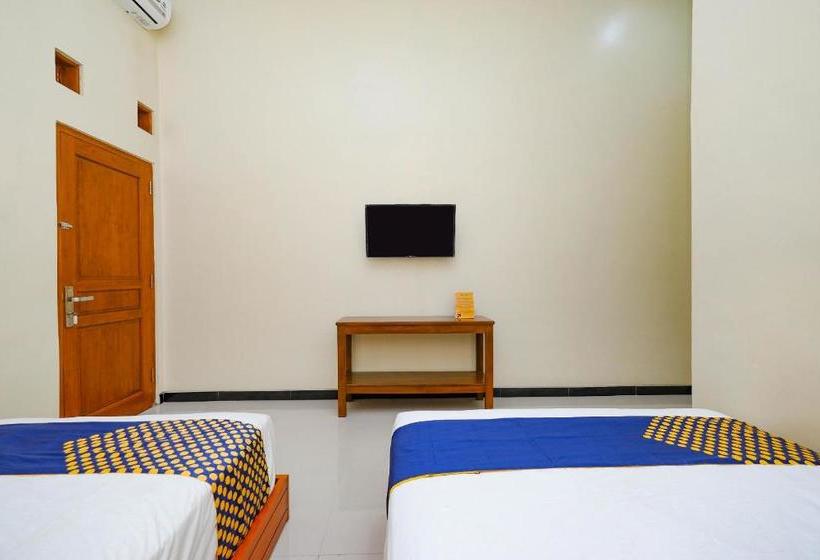 בית מלון כפרי Spot On 2790 Bintang Selatan Syariah