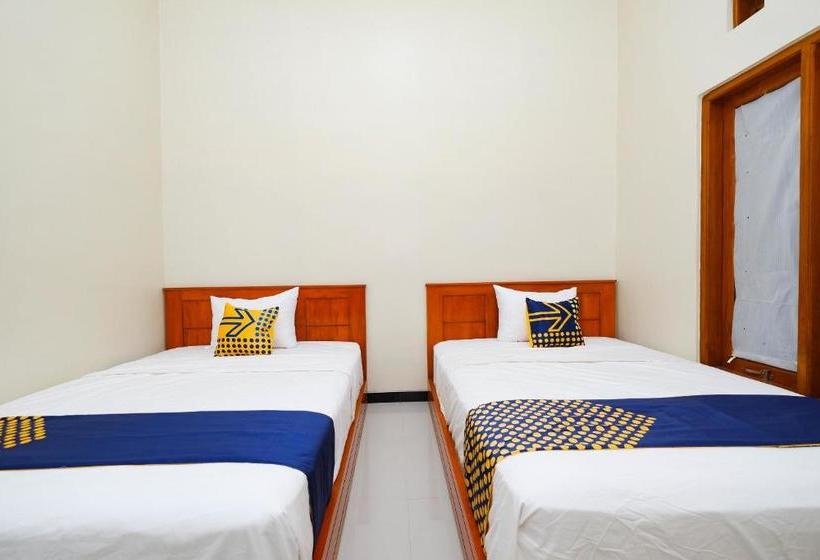 בית מלון כפרי Spot On 2790 Bintang Selatan Syariah