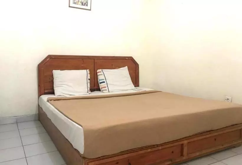 Hotelli Oyo 2787 Wisma Guci Kencana