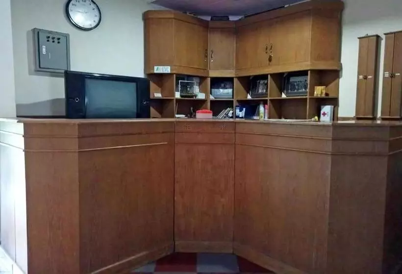 Hotelli Oyo 2787 Wisma Guci Kencana