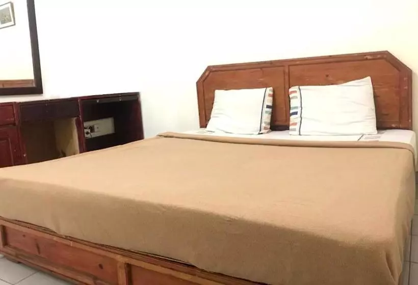 Hotelli Oyo 2787 Wisma Guci Kencana