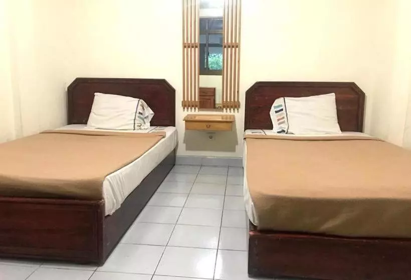 Hotelli Oyo 2787 Wisma Guci Kencana